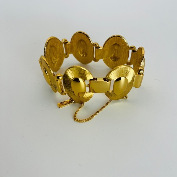 Monet Jewelry - Monet Gold Tone Bracelet Vintage Gorgeous